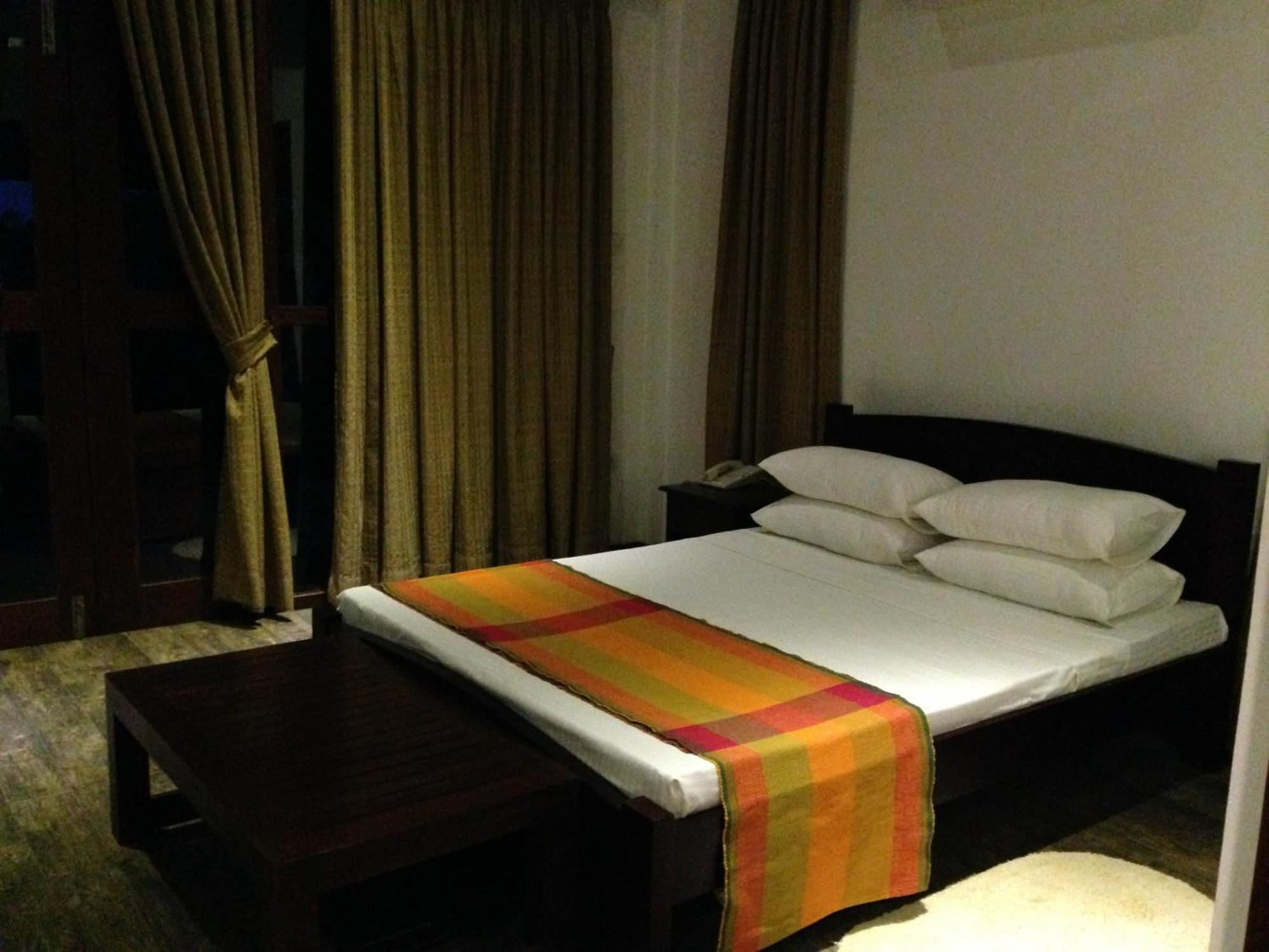 Laya Safari Resorts & Spa Yala Zimmer foto